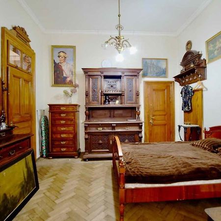 "Eva Stories" Movie Apartment On Rynok Square Lviv Exterior foto