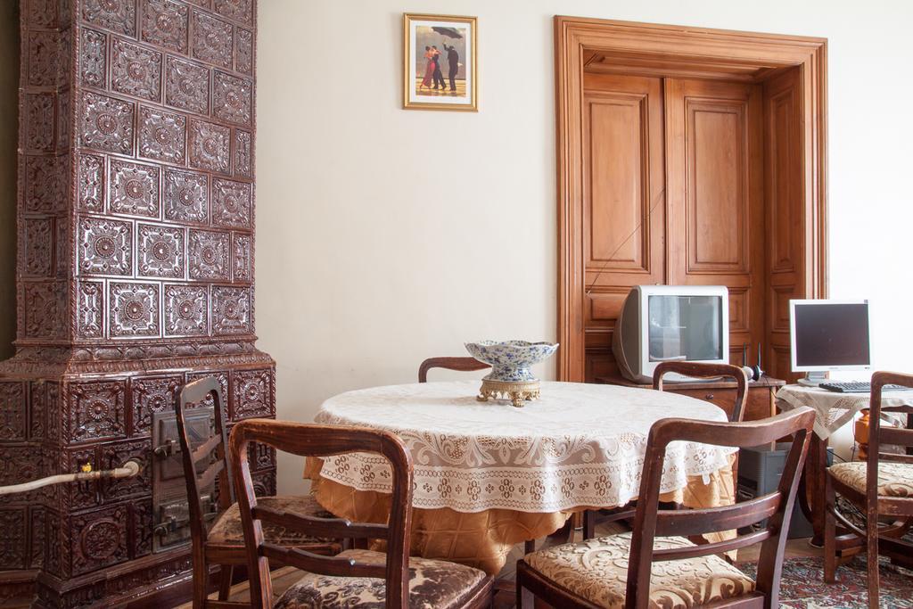 "Eva Stories" Movie Apartment On Rynok Square Lviv Exterior foto